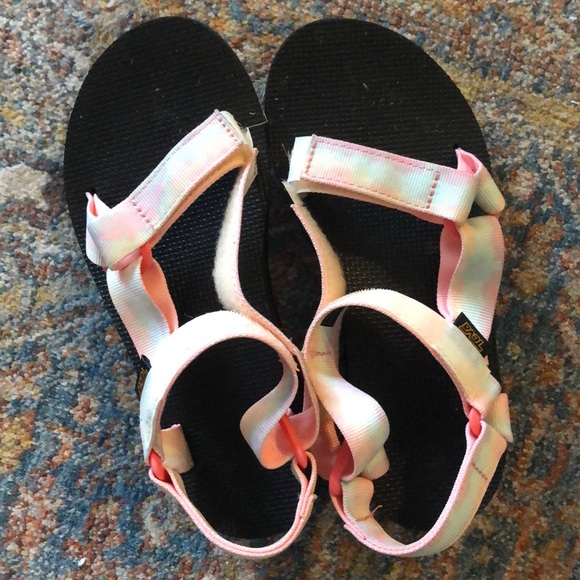 MOVING SALE: Tie dye Tevas - Picture 1 of 3